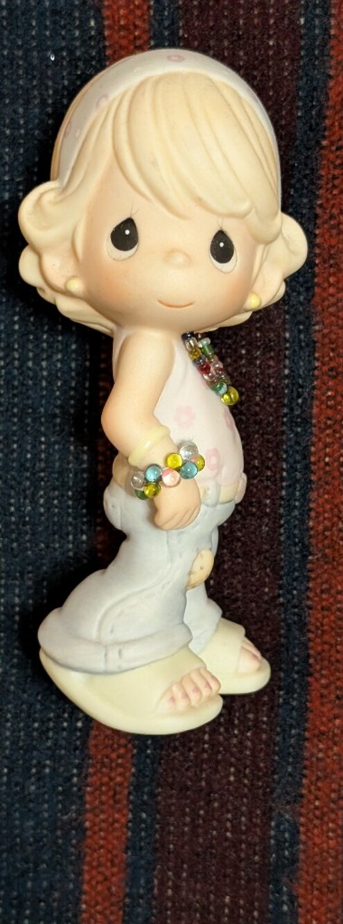 Like New 2004 Precious Moments "I Am Me" Figurine (120118)